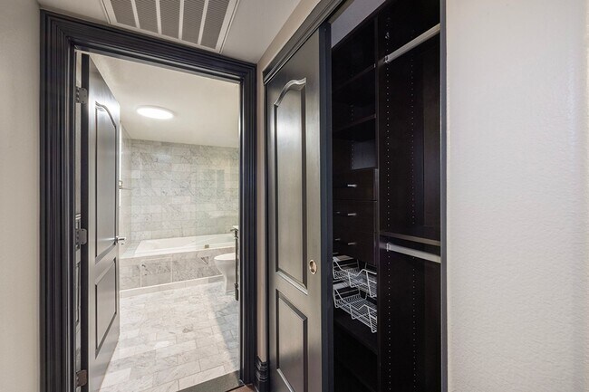 Building Photo - Manhattan Condo Penthouse
