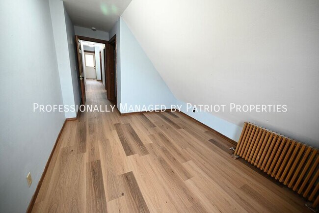 Building Photo - 407 W Main St