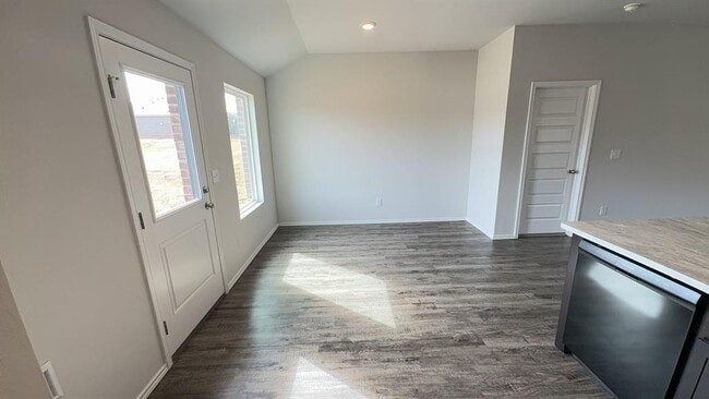 Building Photo - 9708 Laredo Ln