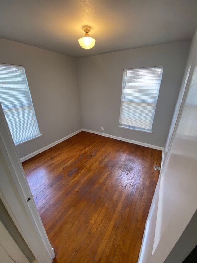 Building Photo - Updated Bungalow in the Heart of Harlandale