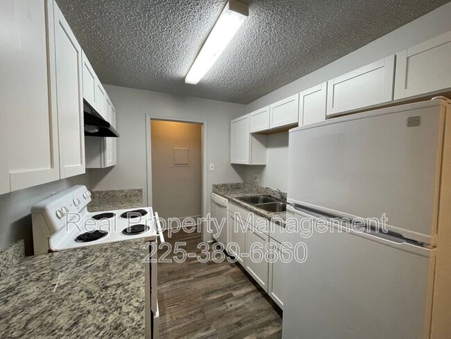 Building Photo - 1005 Shilo St