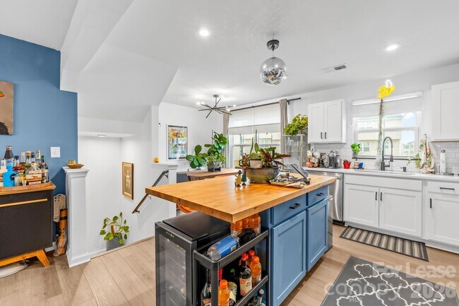 Building Photo - 6312 Cutwater Cir