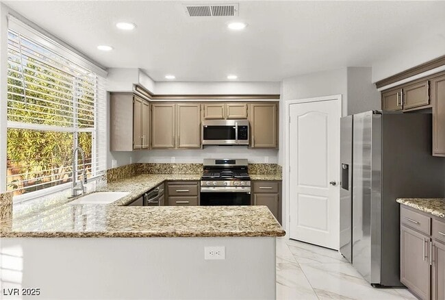 Building Photo - 8528 Sierra Cima Ln