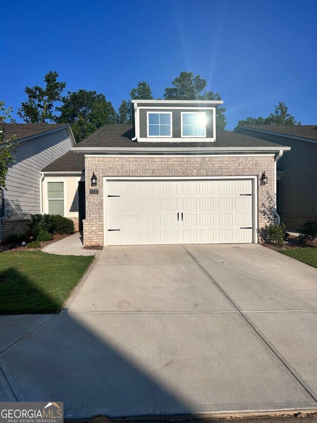 Primary Photo - 1569 Salinger Ct