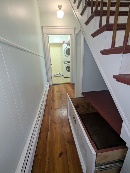 Storage - 34 Tyng St