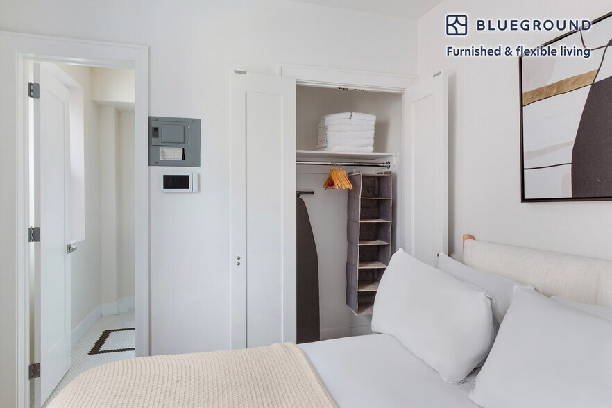 Building Photo - 138 E 38th St