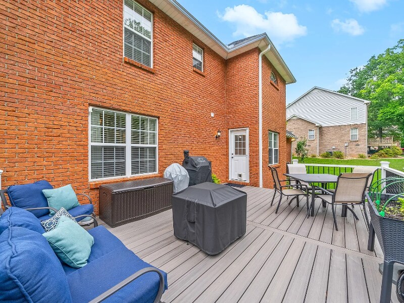 Building Photo - 331 Bayhill Dr
