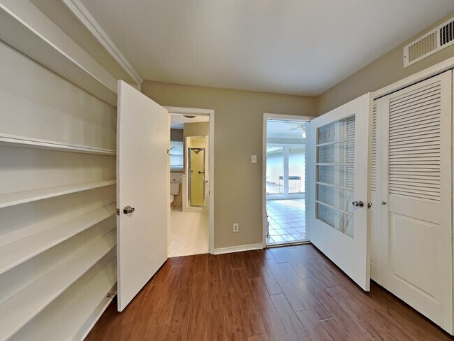Building Photo - 204 Murray Ln