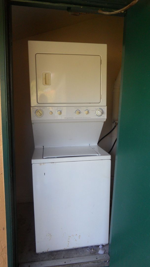 Building Photo - 2Bed/2Bath Condo in Prime Location