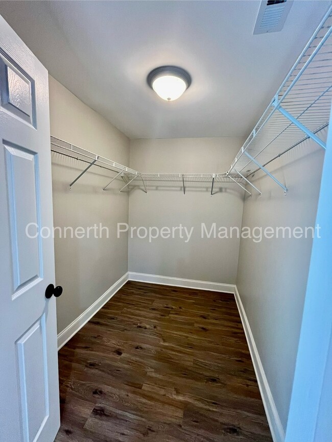 Building Photo - 774 Gracey Ave