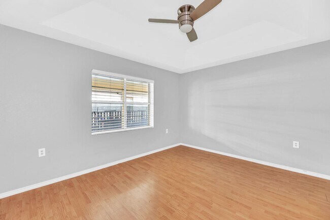 Building Photo - SPACIOUS! LOCATION!