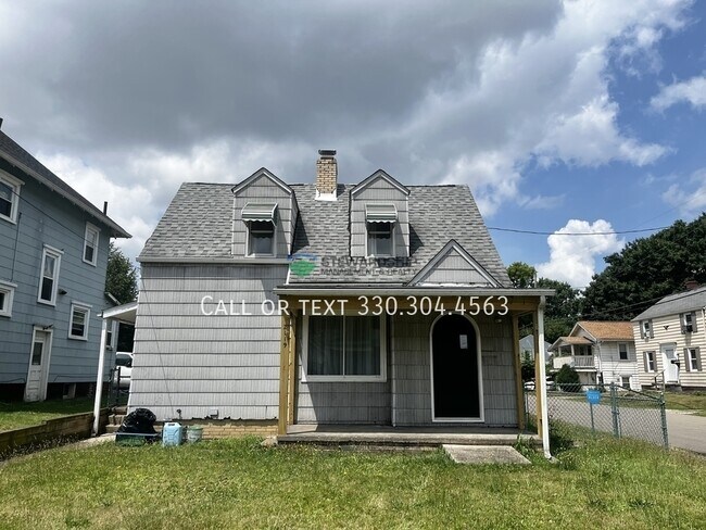 Building Photo - 2119 Maple Ave NE