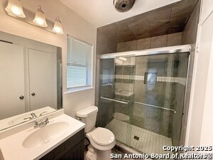 Building Photo - 912 Spring Hill Dr