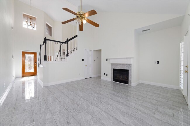 Building Photo - 1408 S Friendswood Dr