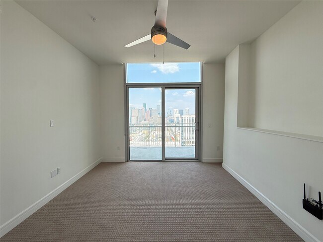 Building Photo - 3300 Main St