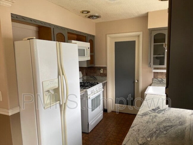 Building Photo - 575 E Berkeley St