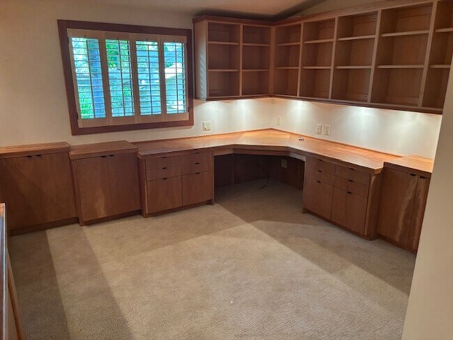 Building Photo - Beautiful Unique Home in the Oakland Hills