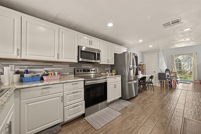 Building Photo - 13175 Clarewood Dr