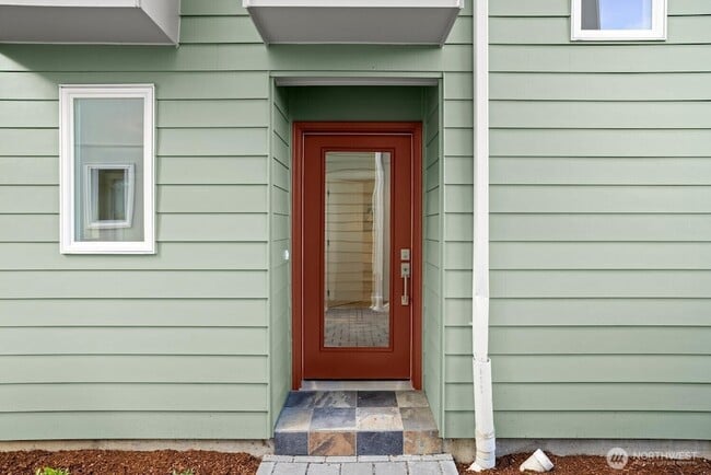 Building Photo - 6423 Ellis Ave S