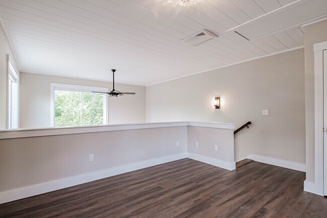 Building Photo - 11 Sunshine Cir
