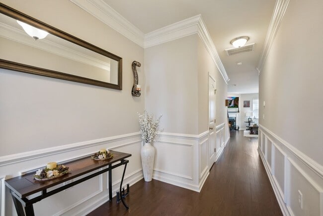 Building Photo - Stylish and Spacious 3bd/2.5ba Townhome w/ Garage in SE Durham!