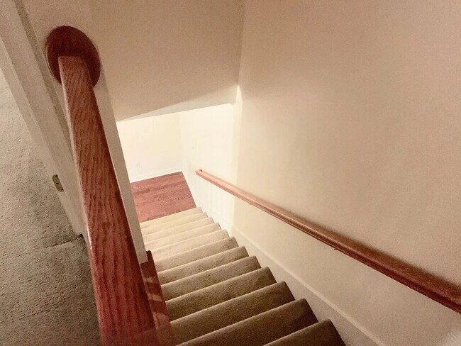 Building Photo - "A Cozy Nashville Home with Great Location and Potential"