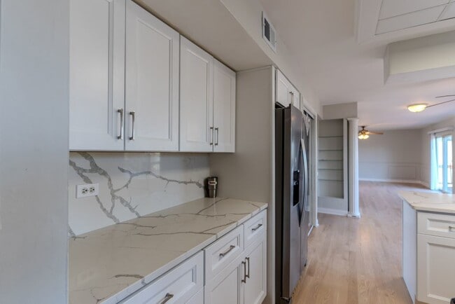 Building Photo - 4345 Mumford Dr