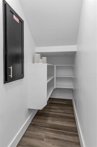 Building Photo - 7545 Reis Ln