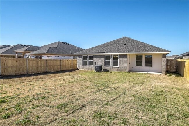 Building Photo - 15732 Potomac Dr