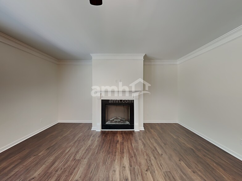 Building Photo - 5434 Burrus Ln SW