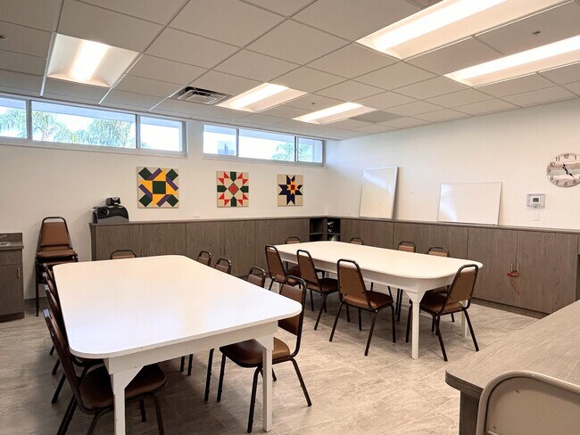 Building Photo - 620 Horizon W