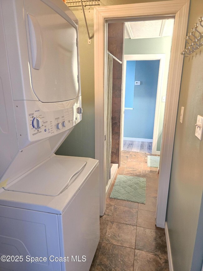 Building Photo - 0000 Pineapple Ave