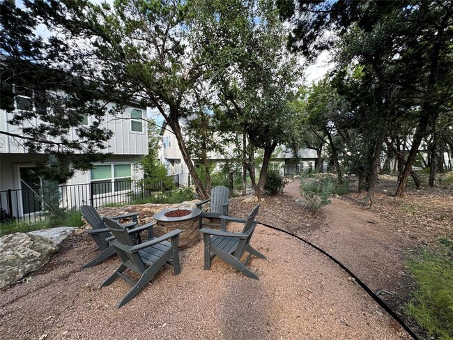 Building Photo - 12001 Vista Parke Dr