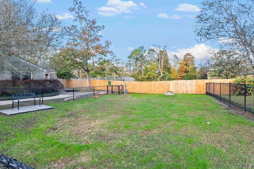 Building Photo - 8155 Jefferson Hwy