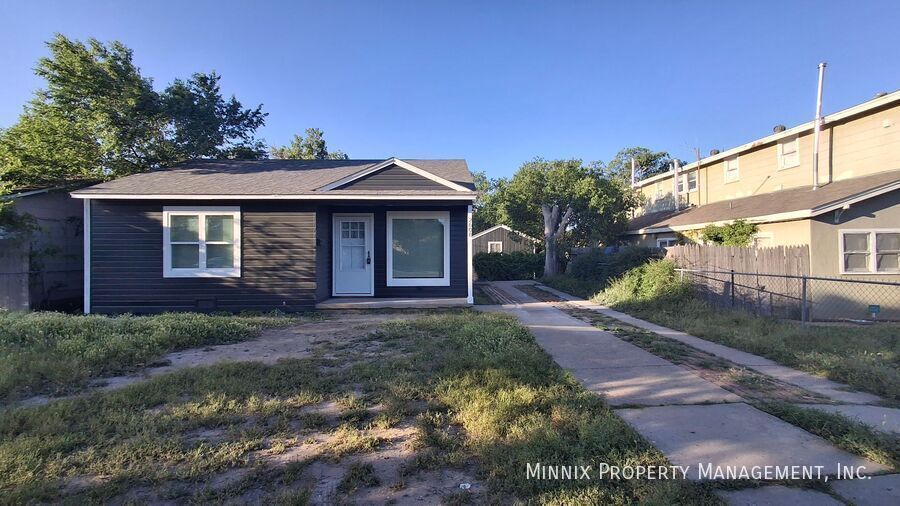 Building Photo - 2608 6th Ave