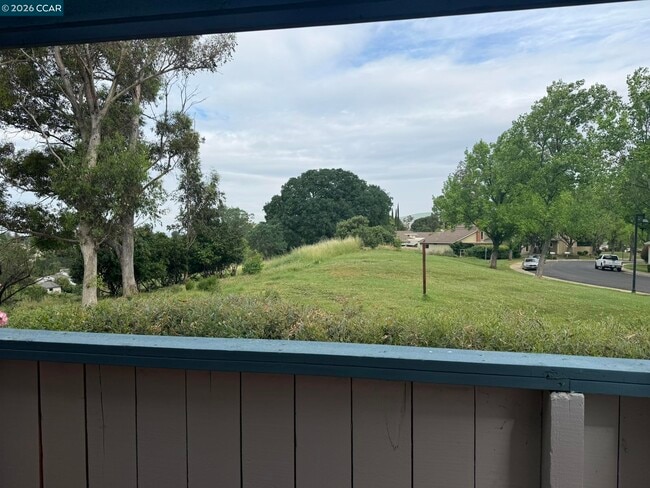 Building Photo - 585 Mt Dell Dr