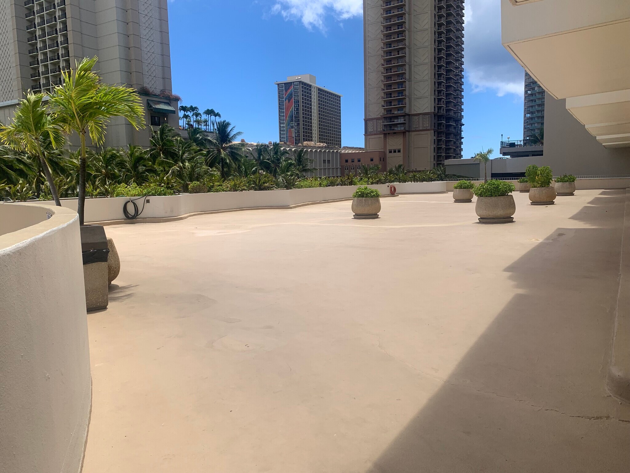 4 floor roof deck - 1860 Ala Moana Blvd
