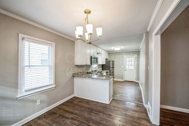Building Photo - 927 Byron Dr SW