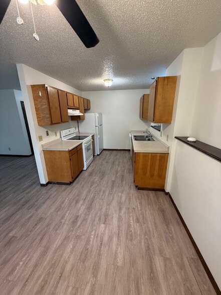 Building Photo - 732 Great Plains Ct
