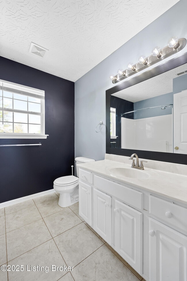 Building Photo - 6606 Timberbend Dr