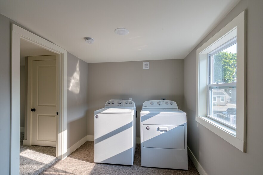 Building Photo - 625 3rd st #2