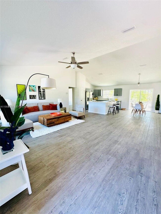 Building Photo - 13731 SW 89 Cir