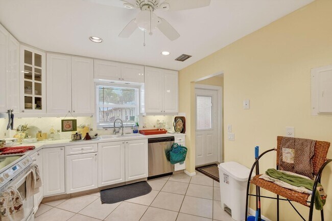 Building Photo - 782 Nantucket Cir