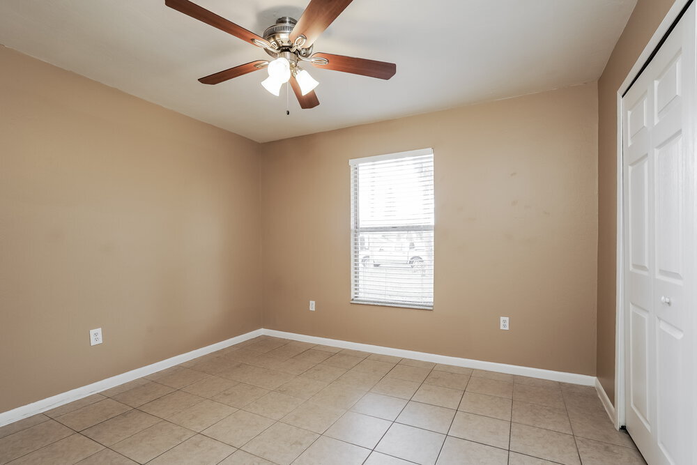 Building Photo - 2122 SE 6th Ln