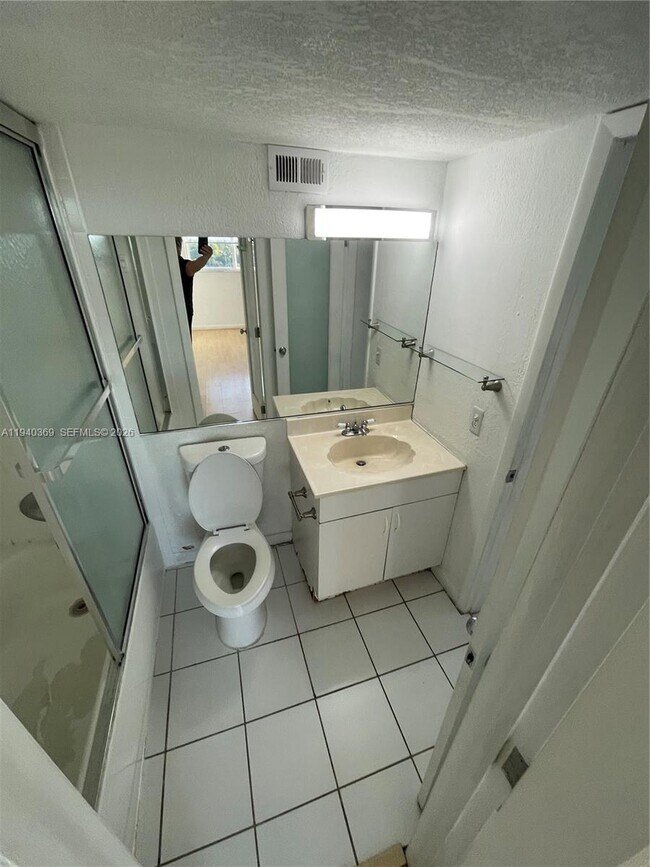 Building Photo - 1251 NE 108th St