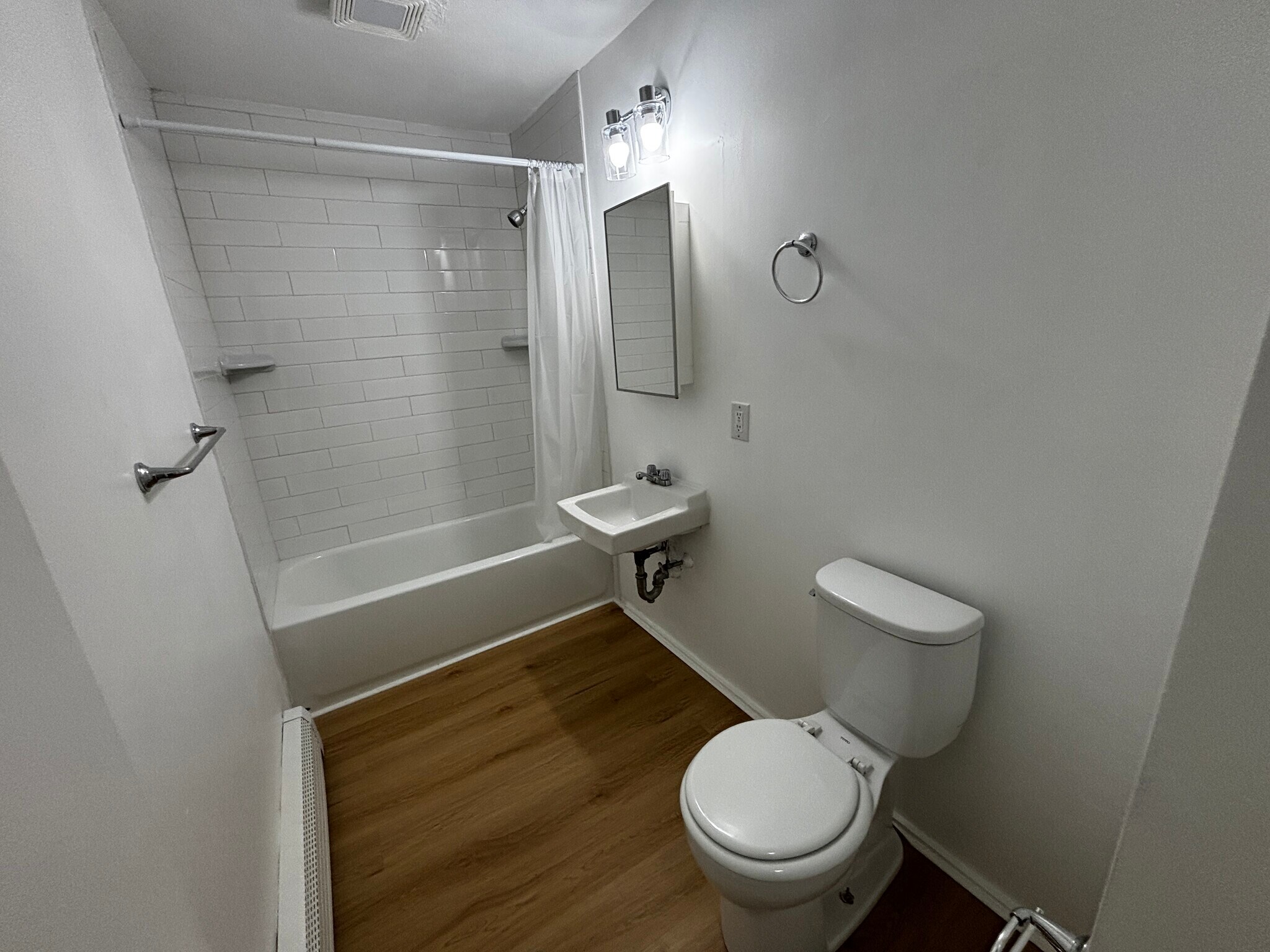 Building Photo - 672 Washington St