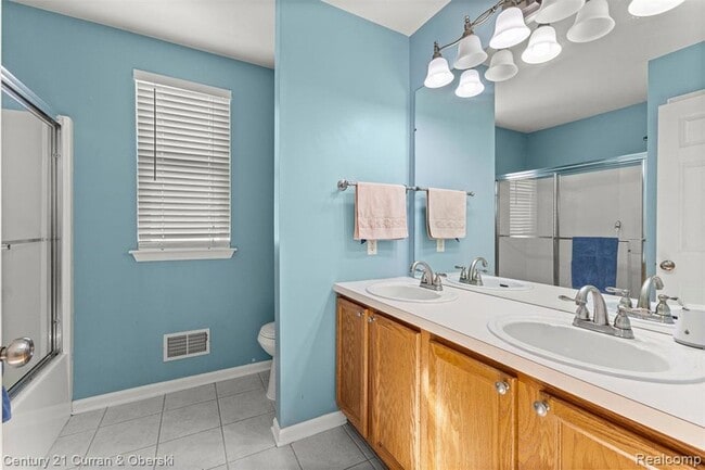 Building Photo - 7164 Richmond Dr