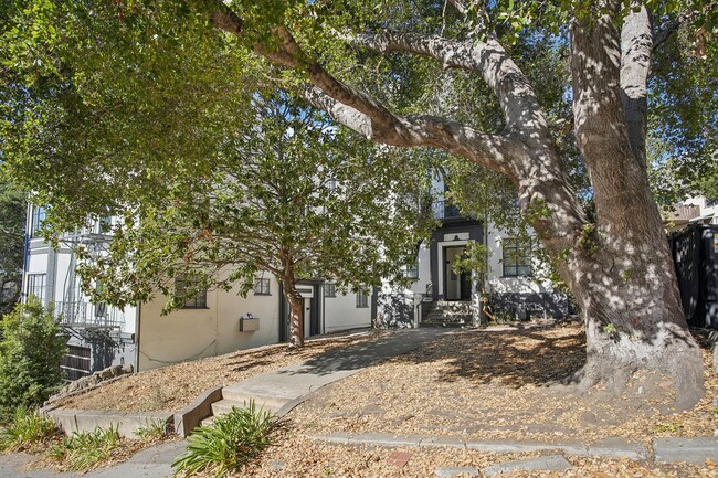 Side view exterior of the apartment building at 2363 Le Conte Ave, Berkeley, CA 94709, USA - 2363 Le Conte Avenue