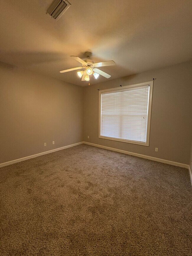 Building Photo - 540 Orchard Cir