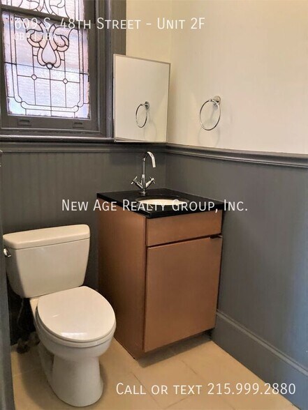 Building Photo - 609 S 48th St